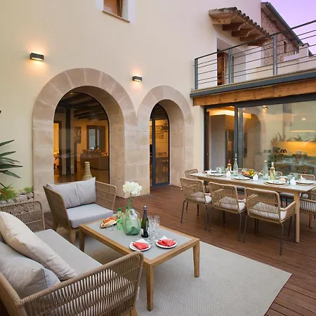 Owl Alvarez - Luxury Retreat In The Old Town Villa
