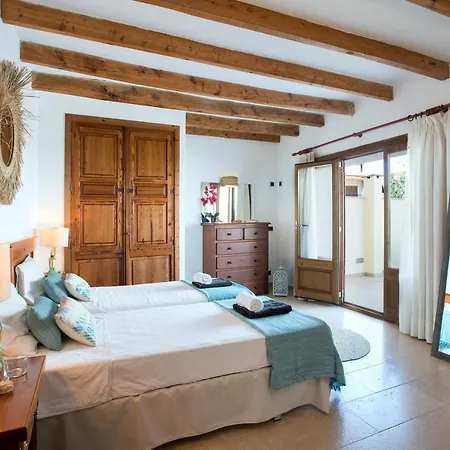 Owl Alvarez - Luxury Retreat In The Old Town Villa