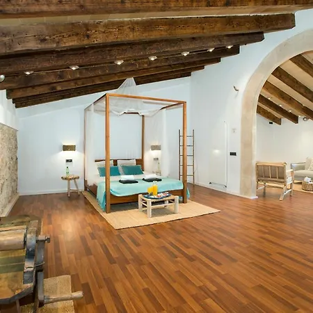 Owl Alvarez - Luxury Retreat In The Old Town Villa